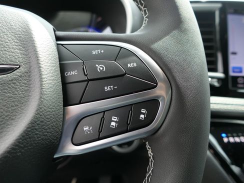 New 2026 Chrysler Pacifica Select FWD image 13