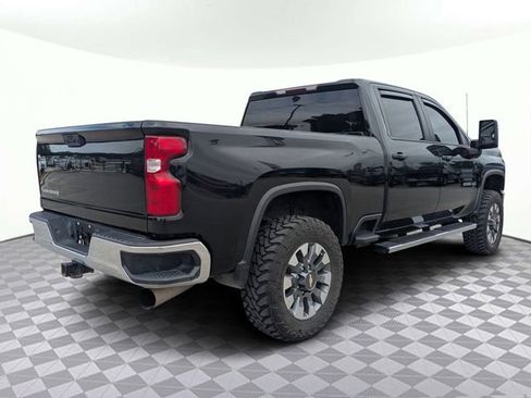 Used 2021 Chevrolet Silverado 2500 LT w/ Convenience Package image 4