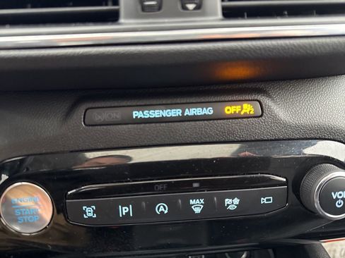 Used 2024 Ford Escape Platinum image 19