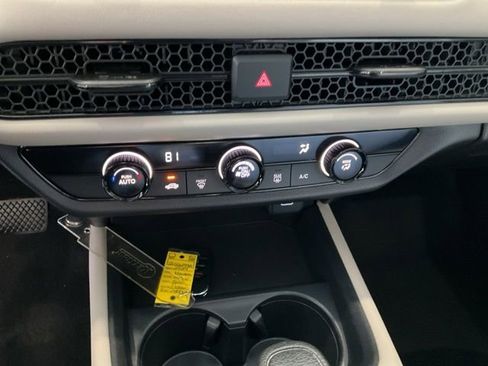 Used 2024 Honda HR-V LX image 14