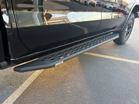 Used 2022 Chevrolet Silverado 1500 ZR2 w/ Technology Package image 15