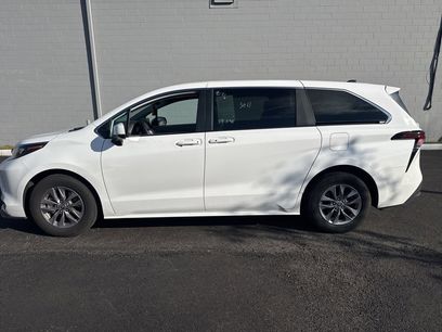 Used 2024 Toyota Sienna LE