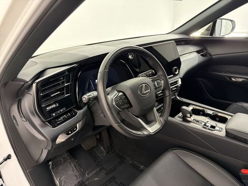 Certified 2025 Lexus RX 350 Premium w/ Accessory Package (Z1) image 4