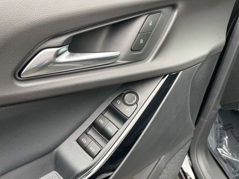 New 2026 Chevrolet Equinox LT image 6