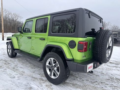 Used 2018 Jeep Wrangler Unlimited Sahara image 9