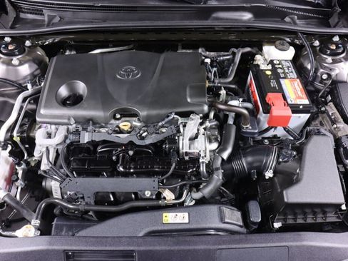 Used 2020 Toyota Camry SE FWD image 37