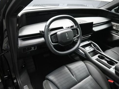 Certified 2025 Lincoln Nautilus Reserve AWD/4WD image 9