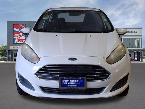 Used 2015 Ford Fiesta SE FWD image 2