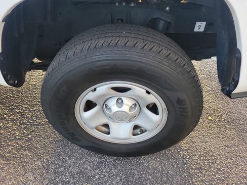 Used 2023 Toyota Tacoma SR image 5