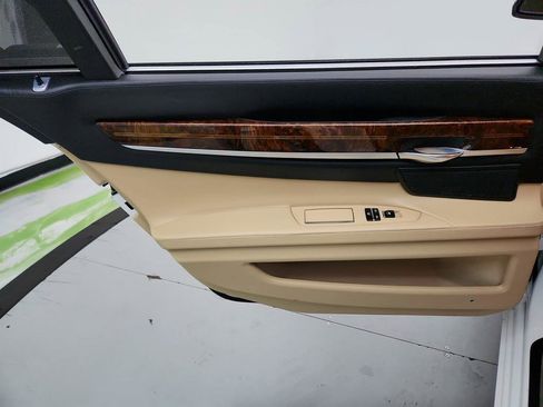 Used 2015 BMW 750Li image 24
