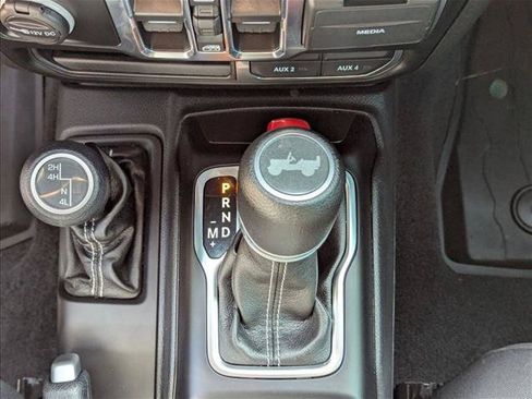 Used 2022 Jeep Wrangler Unlimited Sahara w/ Cold Weather Group AWD/4WD image 12
