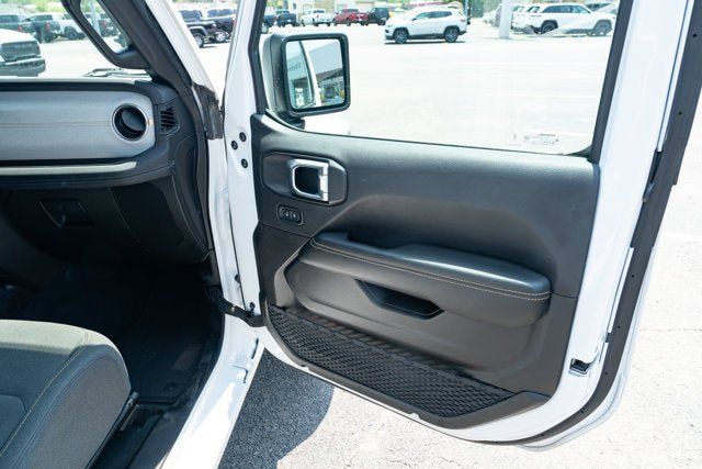 Certified 2025 Jeep Wrangler Unlimited Sahara AWD/4WD image 46
