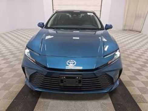 Used 2026 Toyota Camry LE w/ Convenience Package FWD image 2