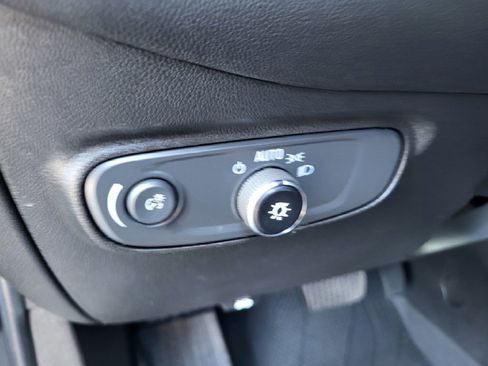 Used 2022 Chevrolet Equinox RS w/ RS Leather Package image 41