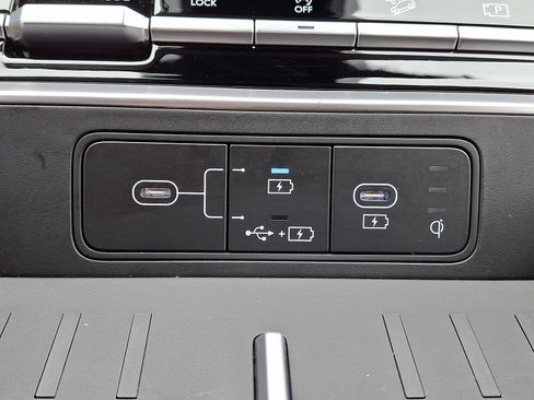 Certified 2025 Hyundai Santa Fe SEL image 25