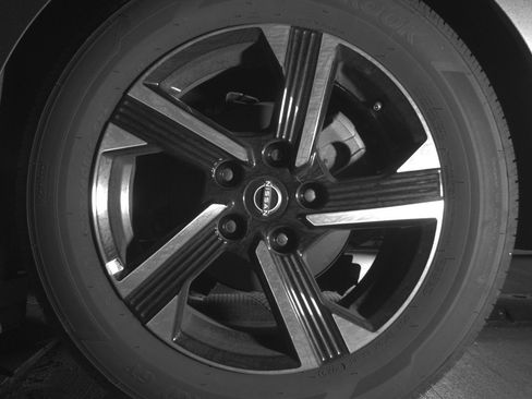 Used 2025 Nissan Sentra SV image 14