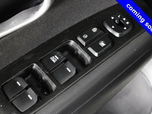 Used 2015 Kia Soul Base image 18