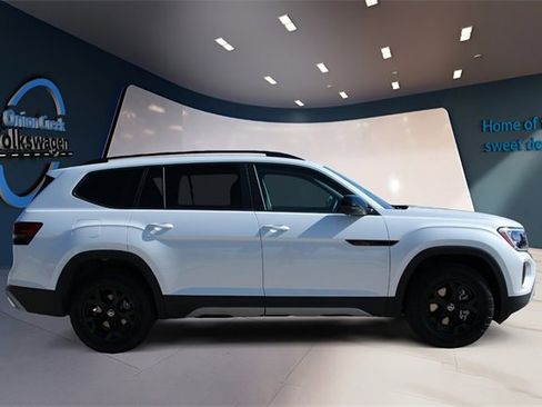 New 2026 Volkswagen Atlas Peak Edition image 4
