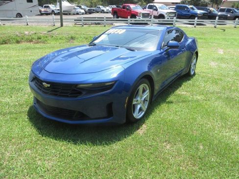 Used 2022 Chevrolet Camaro LT RWD image 2