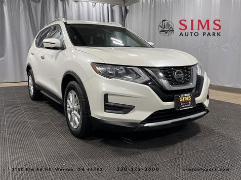 Used 2018 Nissan Rogue SV image 1