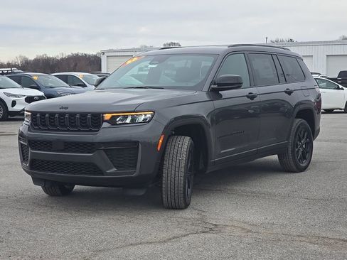 New 2026 Jeep Grand Cherokee L 4WD image 3