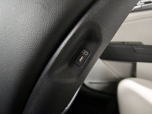 Certified 2025 Kia Sportage EX image 17