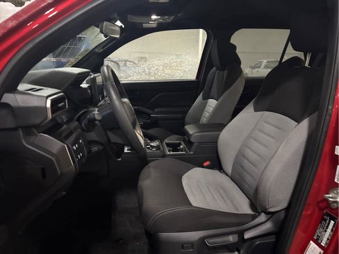 Used 2025 Toyota 4Runner TRD Off-Road image 9