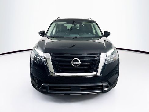 Used 2025 Nissan Pathfinder SV FWD image 2