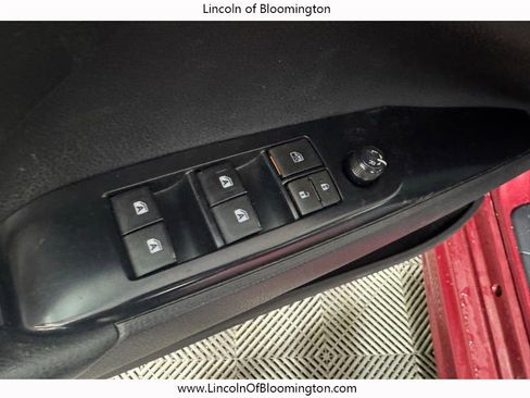 Used 2018 Toyota Camry SE image 29