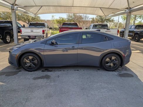 Used 2026 Toyota Prius Plug-In Hybrid image 9