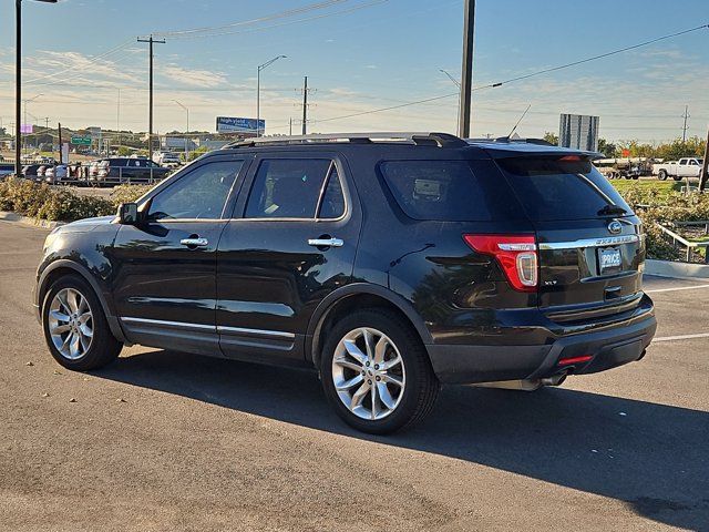 Used 2014 Ford Explorer XLT w/ Equipment Group 202A FWD image 7