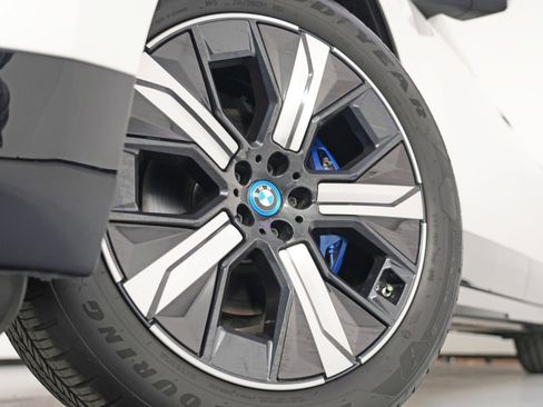 Used 2024 BMW iX xDrive50 w/ Premium Package image 64