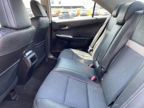 Used 2014 Toyota Camry SE FWD image 9