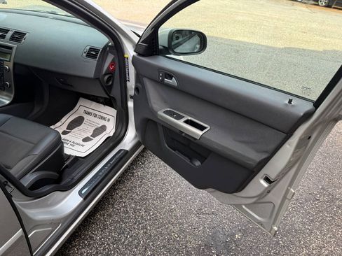 Used 2009 Volvo S40 2.4i FWD image 17