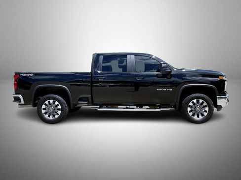 Used 2024 Chevrolet Silverado 2500 LT AWD/4WD image 4