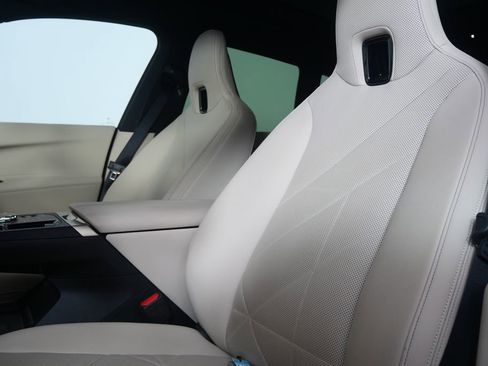 Used 2024 BMW iX xDrive50 w/ Premium Package image 10