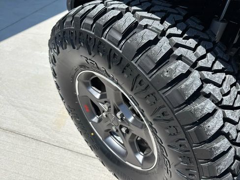 Used 2020 Jeep Gladiator Rubicon image 11