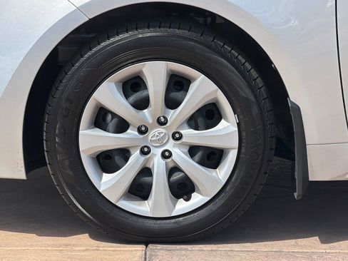 Used 2026 Toyota Corolla LE FWD image 31