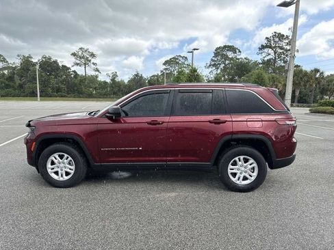 Used 2023 Jeep Grand Cherokee Laredo RWD image 6