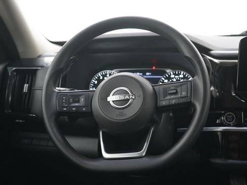 Used 2022 Nissan Pathfinder S AWD/4WD image 17