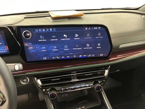 Certified 2026 Chevrolet Traverse RS AWD/4WD image 26