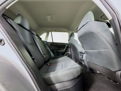 Used 2021 Toyota RAV4 LE AWD/4WD image 26
