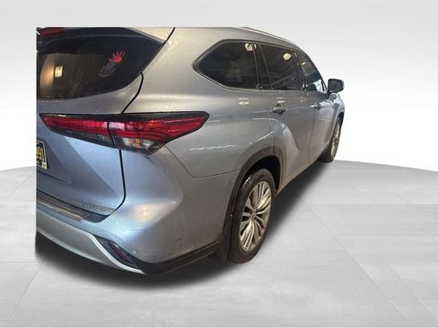 Used 2021 Toyota Highlander Platinum image 6