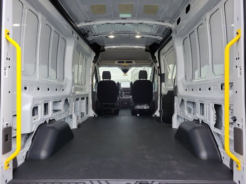 New 2025 Ford Transit 250 148 Medium Roof image 8