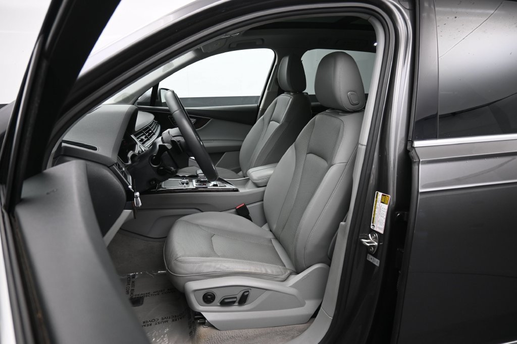 Used 2018 Audi Q7 3.0T Prestige AWD/4WD image 23