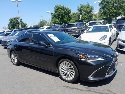 Used 2019 Lexus ES 350 Ultra Luxury w/ Accessory Package