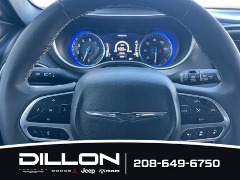 Used 2025 Chrysler Pacifica Select FWD image 24