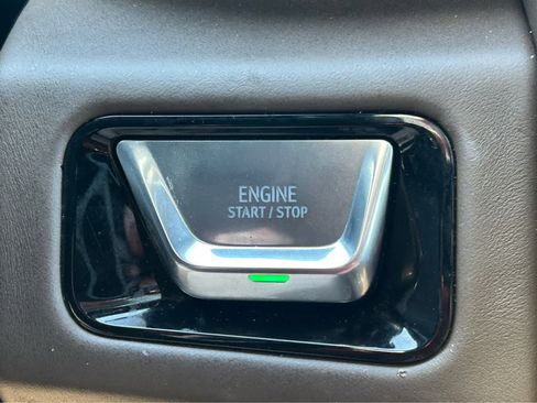 Used 2025 GMC Yukon XL Denali Ultimate w/ LPO, Floor Liner Package AWD/4WD image 38