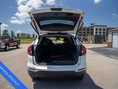 Used 2022 GMC Terrain SLT image 10