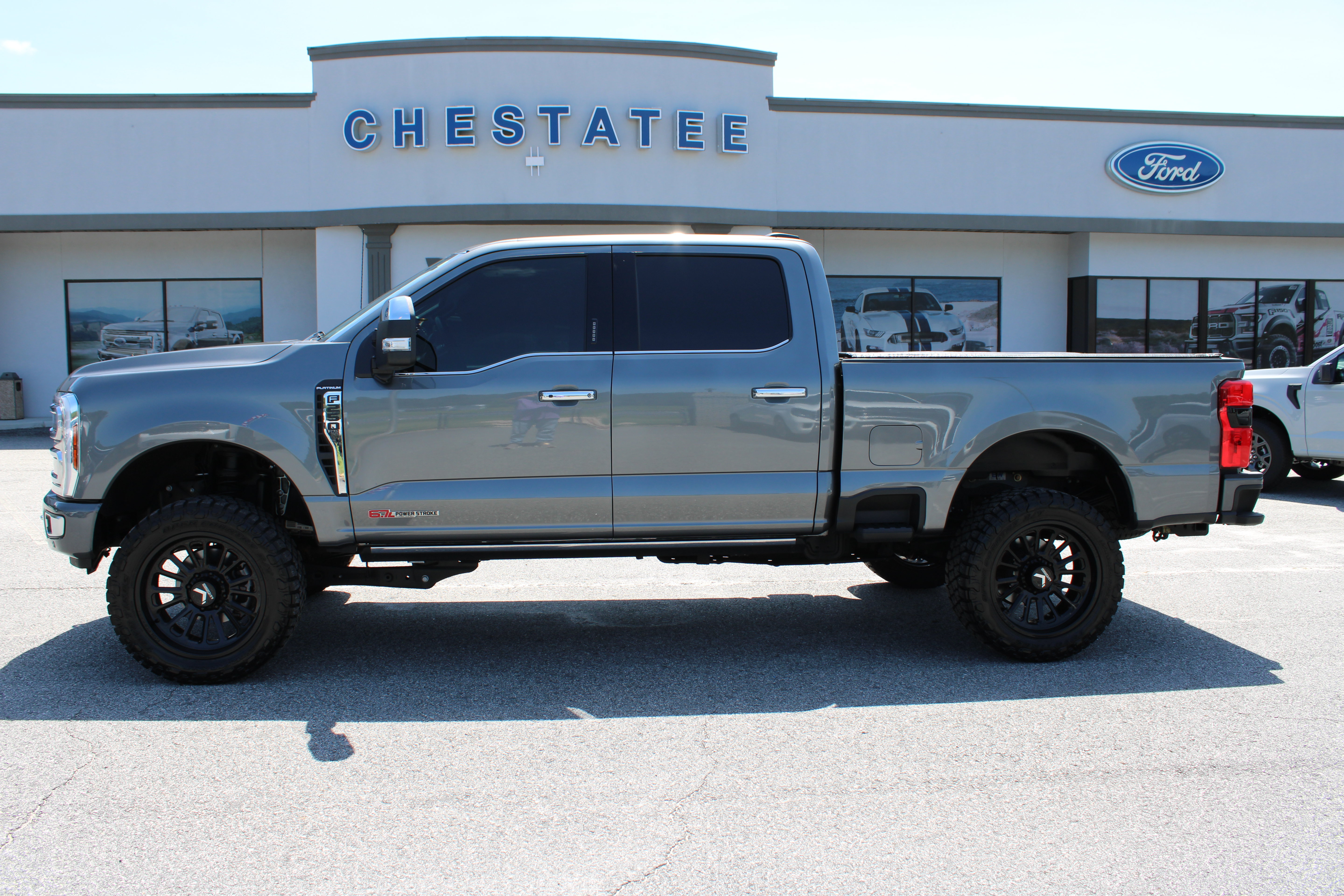 Used 2024 Ford F250 Platinum AWD/4WD image 1